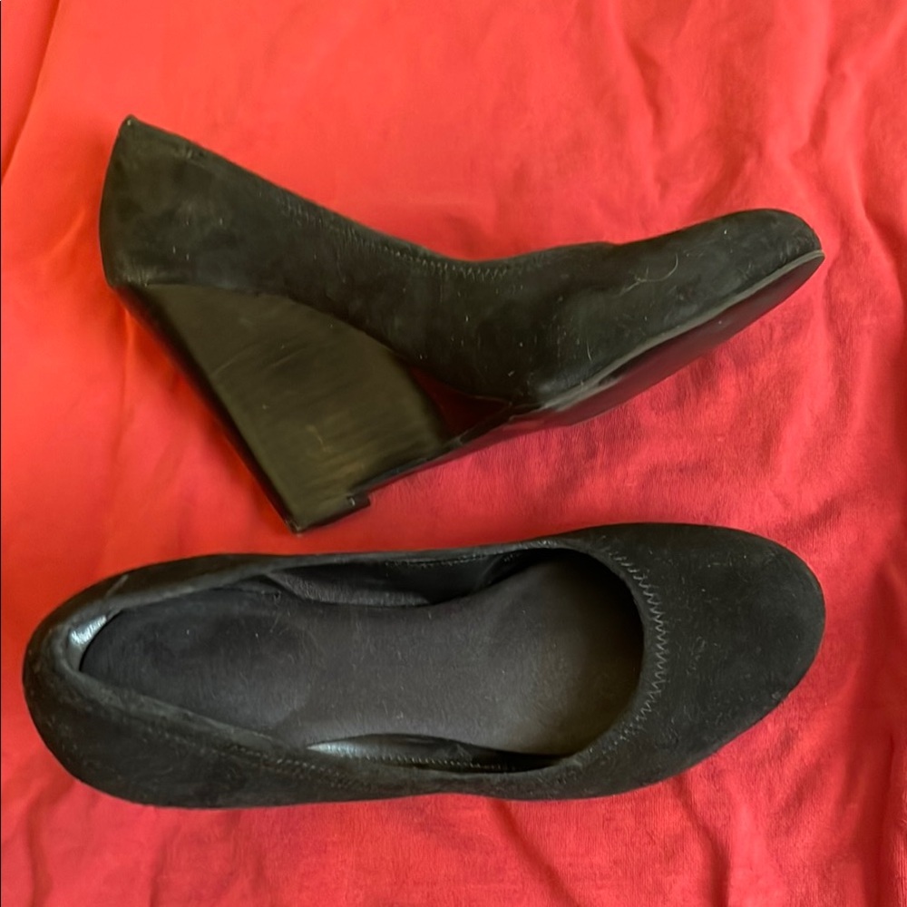 Marco Santi Black Wedge Shoes with Rounded Toe and Slip-On Design